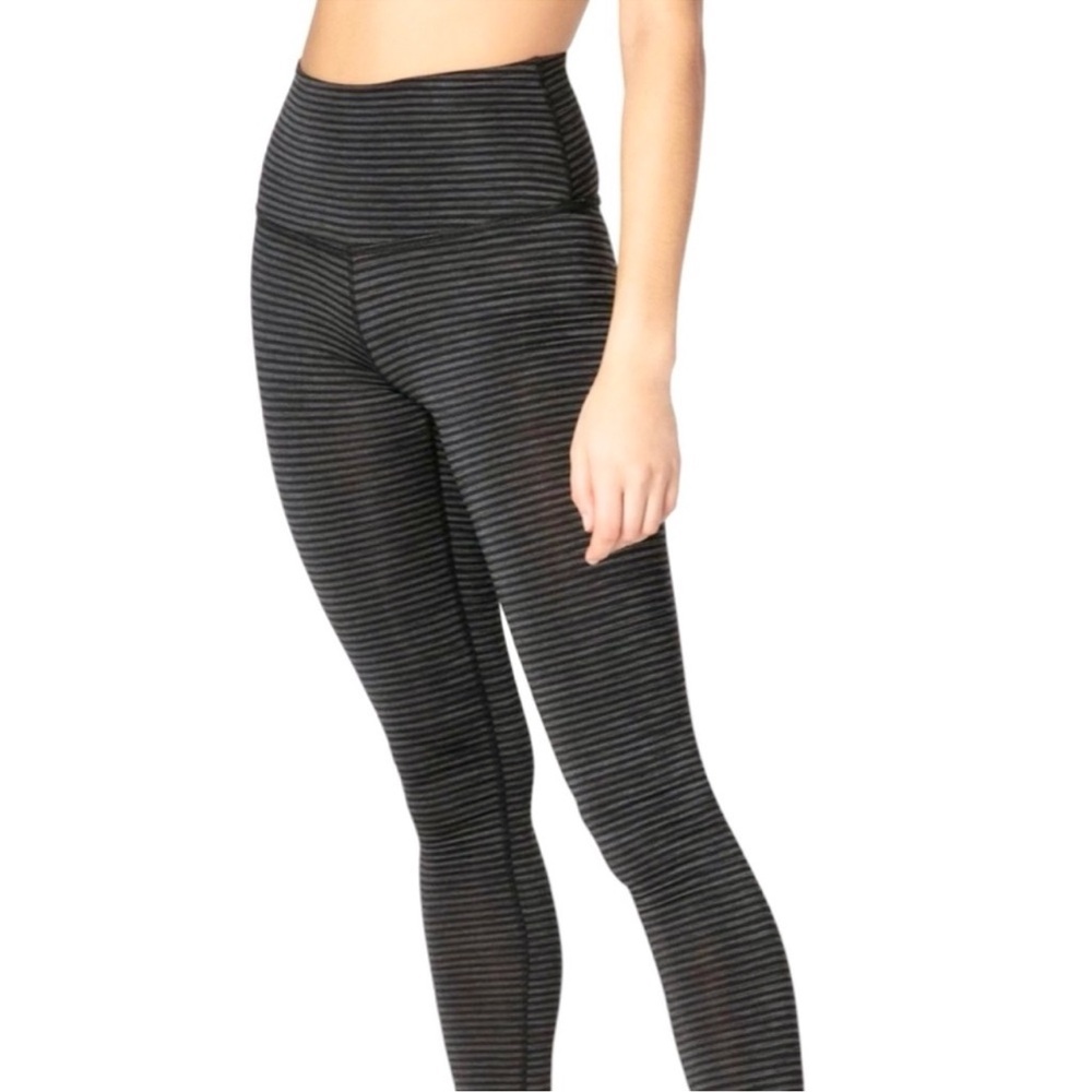 Beyond Yoga Black Aphrodite Gray Striped Leggings❤️🩷❤️🩷